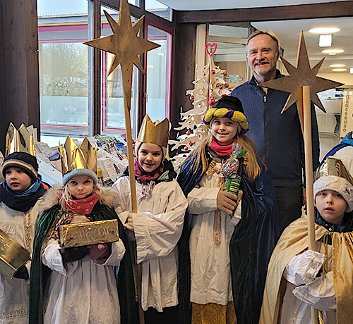 Aktion Dreikönigssingen 2026 – Sternsinger:innen im Puchheimer Rathaus
