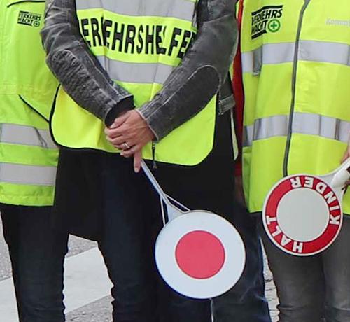 Ehrenamtliche Schulweghelferinnen und Schulweghelfer dringend gesucht!