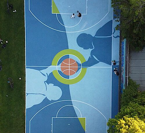 Puchheim im Basketballfieber – Jugend gestaltete neuen Platz an der Skateranlage
