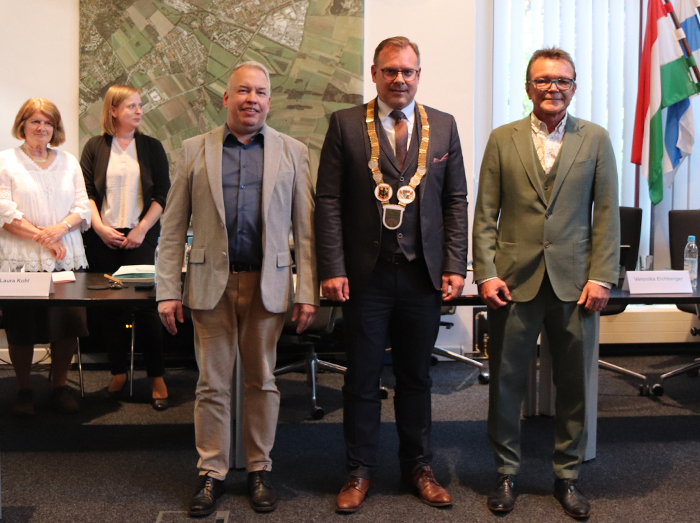 Zweiter Bürgermeister Jean-Marie Leone, Erster Bürgermeister Thomas Hofschuster und Dritter Bürgermeister Hans Knürr Zweiter Bürgermeister Jean-Marie Leone, Erster Bürgermeister Thomas Hofschuster und Dritter Bürgermeister Hans Knürr