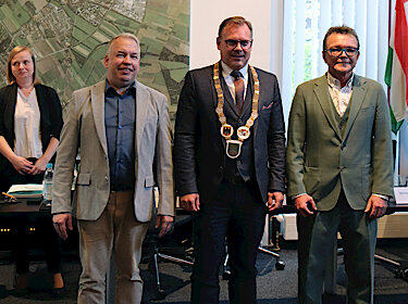 Zweiter Bürgermeister Jean-Marie Leone, Erster Bürgermeister Thomas Hofschuster und Dritter Bürgermeister Hans Knürr Zweiter Bürgermeister Jean-Marie Leone, Erster Bürgermeister Thomas Hofschuster und Dritter Bürgermeister Hans Knürr