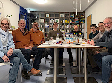 Das Rikscha-Team mit Daniela Schulte im Lotsencafé im Haus der Begegnung